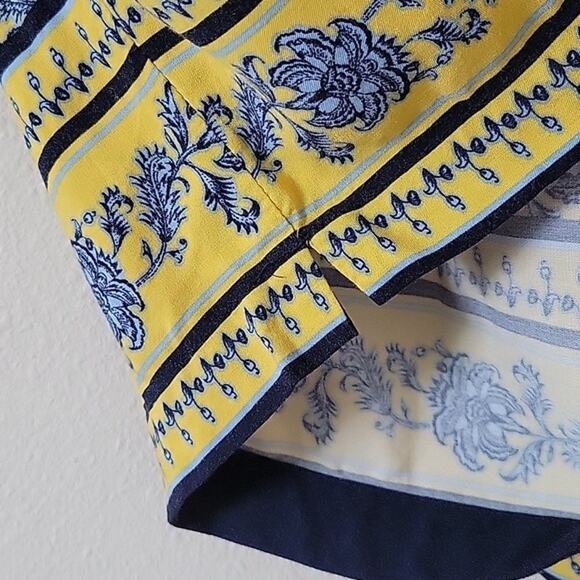 J. Jill Yellow Blue French Country Print Pull-on Shorts Size Medium M - Picture 2 of 7
